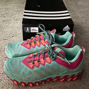 NEW Adidas Vigor Running Shoe